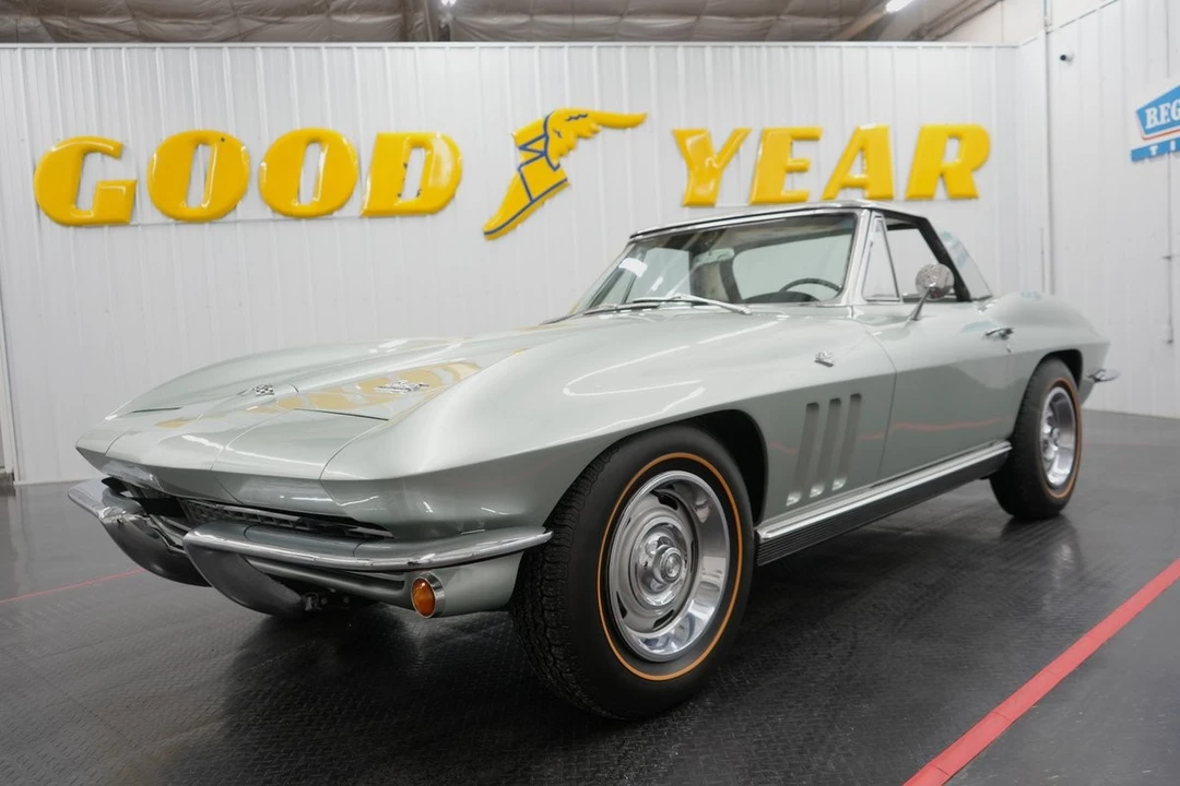 1966 Chevrolet Corvette C2 - Image 2 of 31