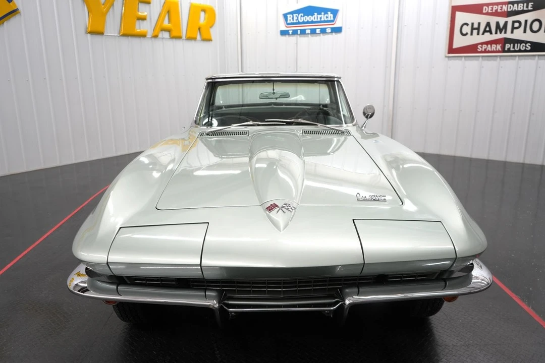 1966 Chevrolet Corvette C2 - Image 28 of 31