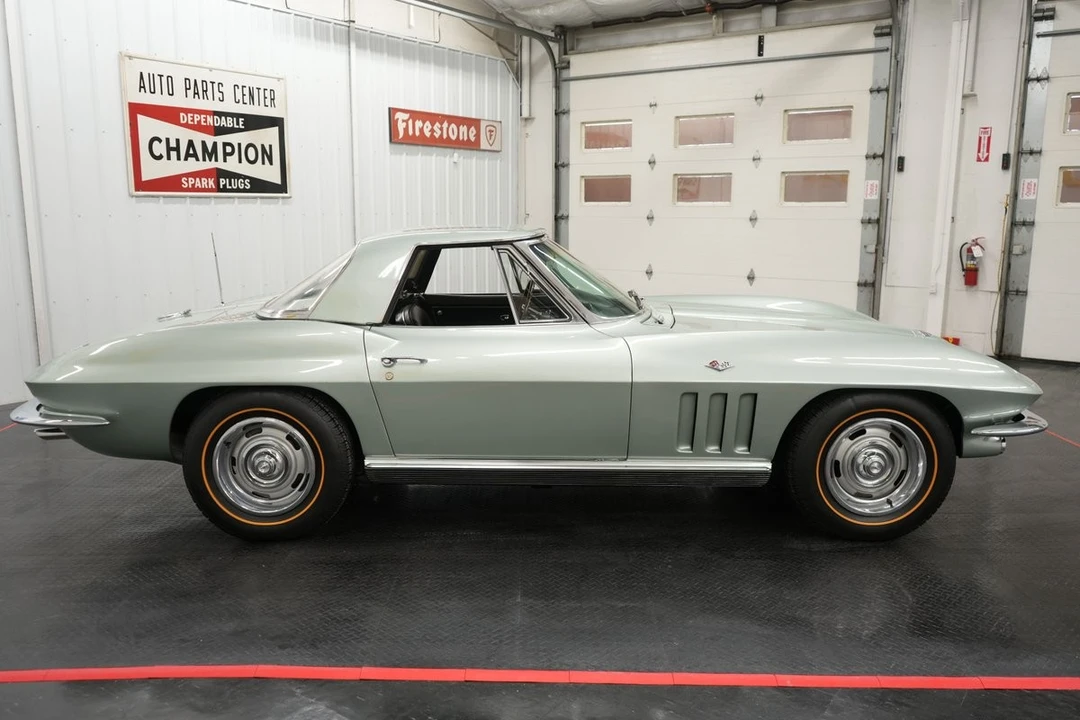 1966 Chevrolet Corvette C2 - Image 19 of 31