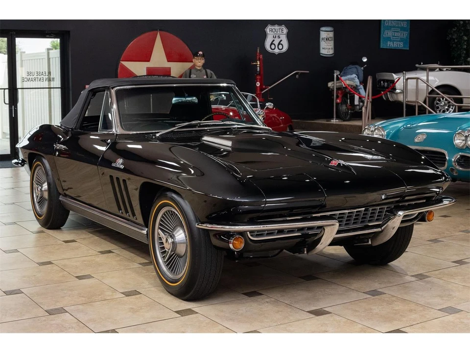 1966 Chevrolet Corvette C2 - Image 19 of 31