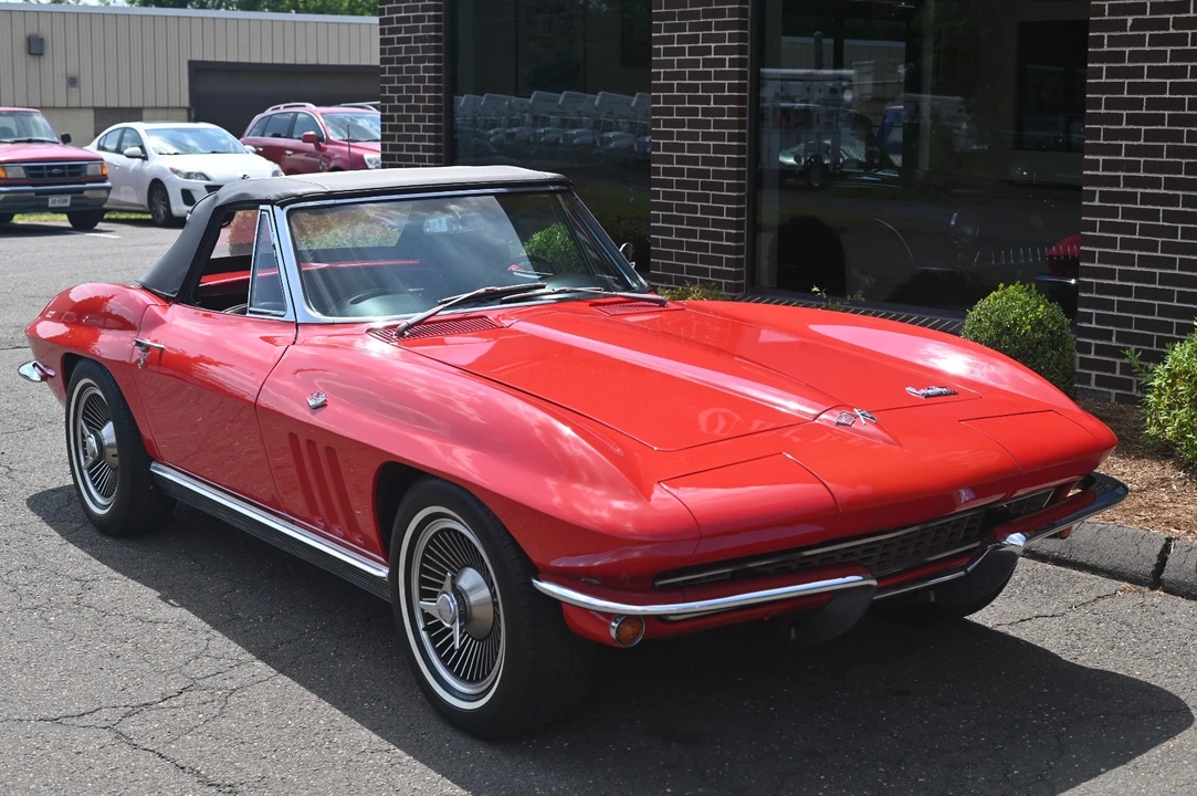 1966 Chevrolet Corvette C2 - Image 3 of 30