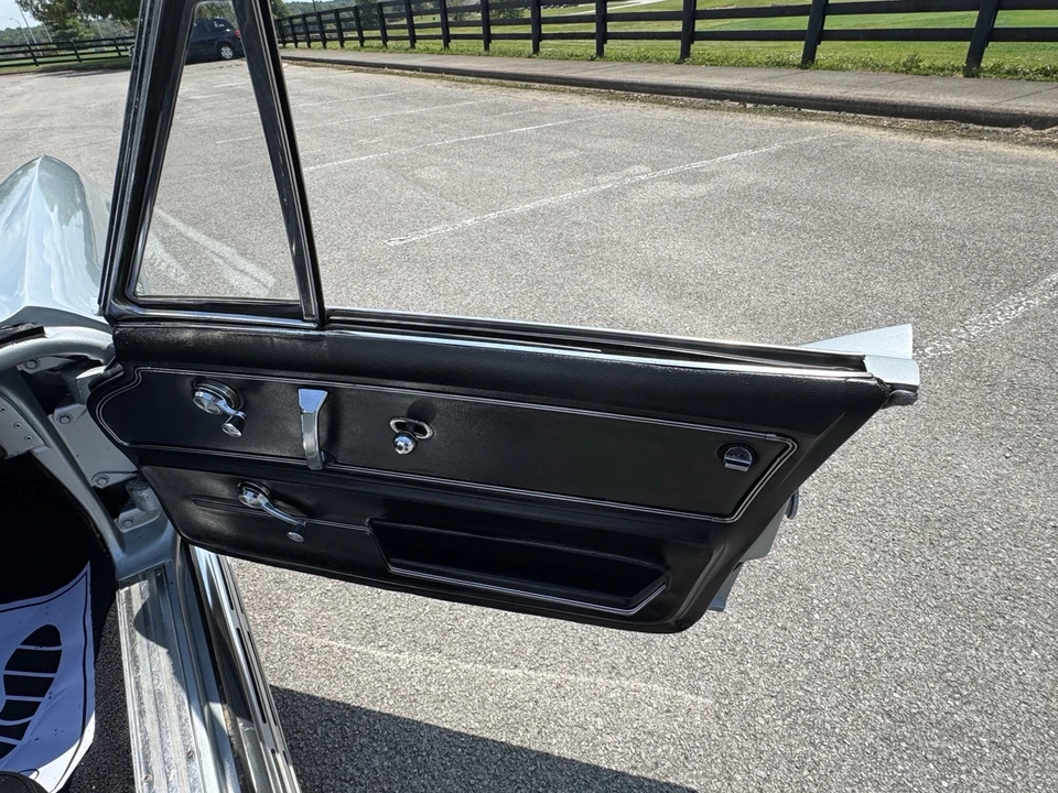 1966 Chevrolet Corvette C2 - Image 25 of 31