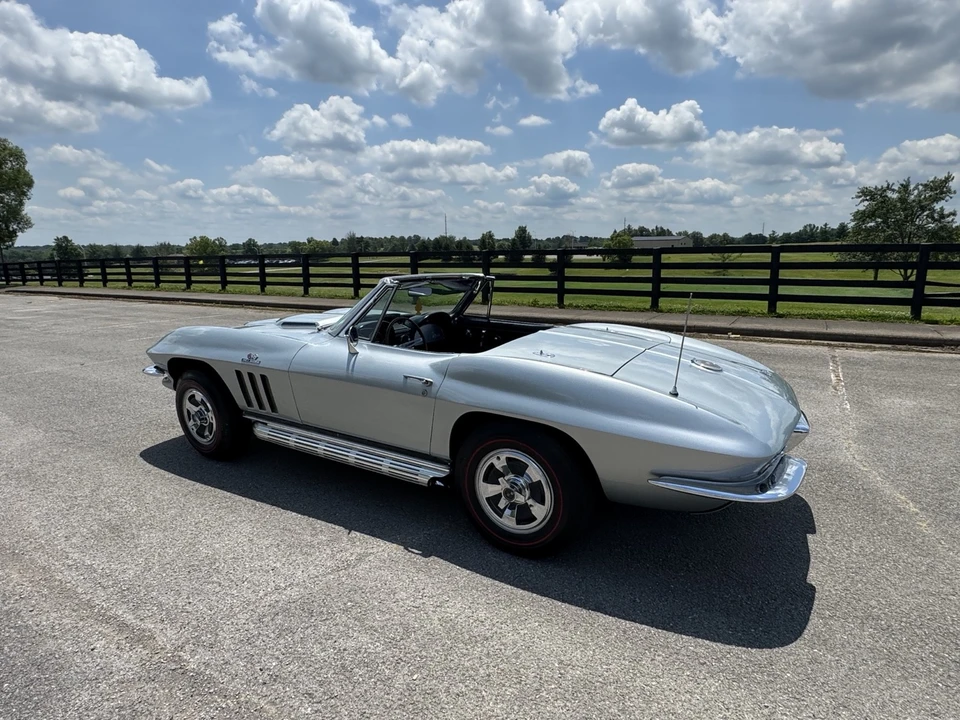 1966 Chevrolet Corvette C2 - Image 10 of 31