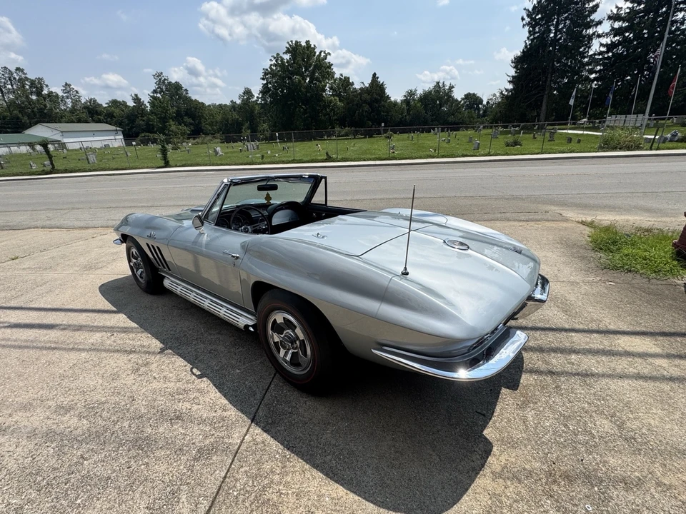 1966 Chevrolet Corvette C2 - Image 19 of 31
