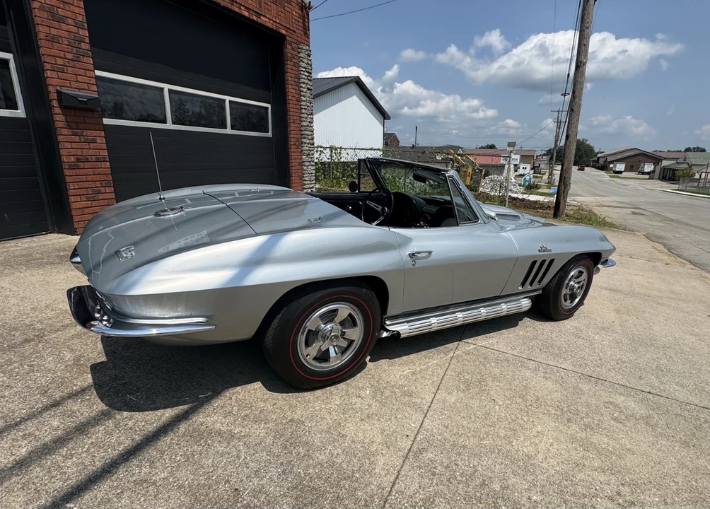 1966 Chevrolet Corvette C2 - Image 13 of 31