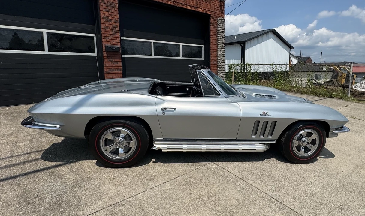1966 Chevrolet Corvette C2 - Image 11 of 31