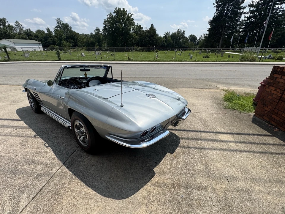 1966 Chevrolet Corvette C2 - Image 18 of 31