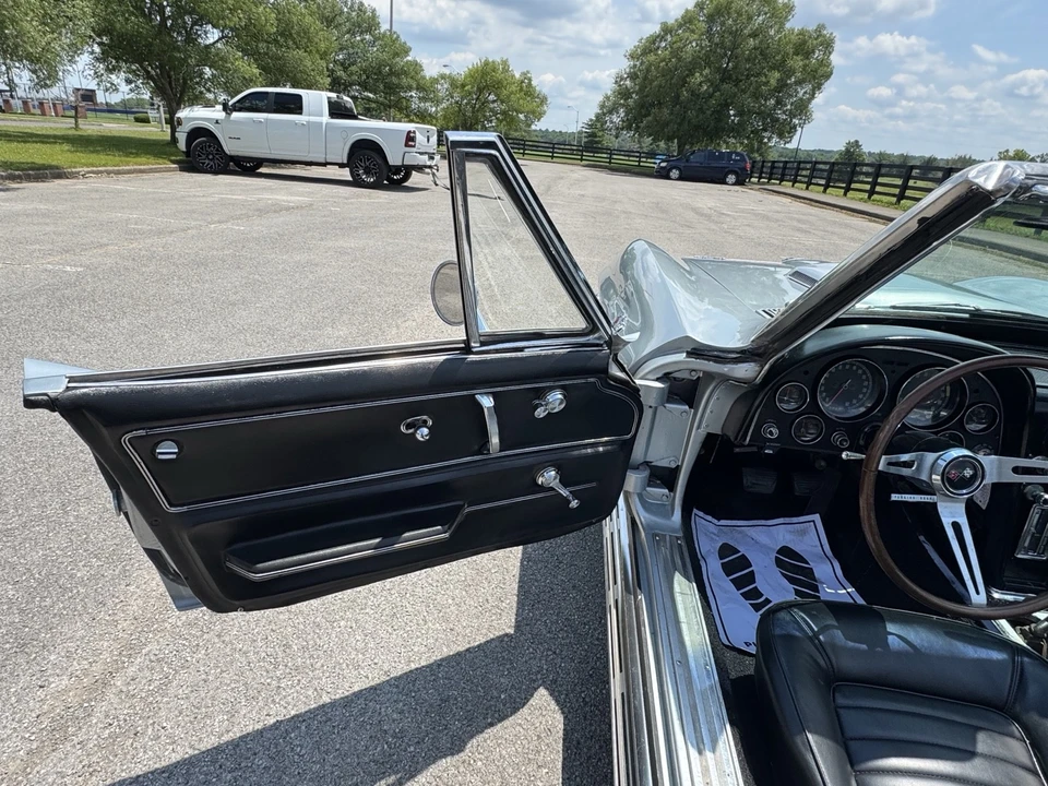 1966 Chevrolet Corvette C2 - Image 21 of 31