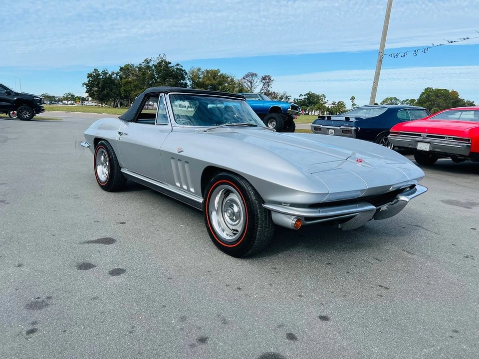 1966 Chevrolet Corvette C2 - Image 15 of 21