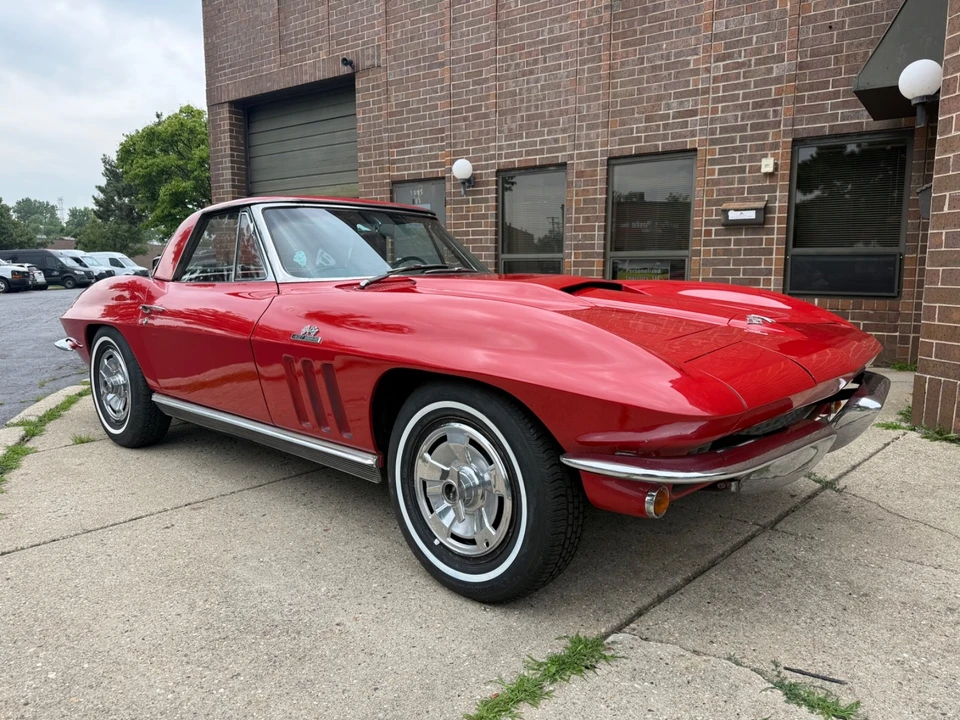 1966 Chevrolet Corvette C2 - Image 17 of 31