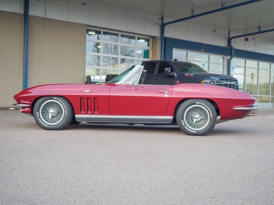 1966 Chevrolet Corvette C2 - Image 16 of 31