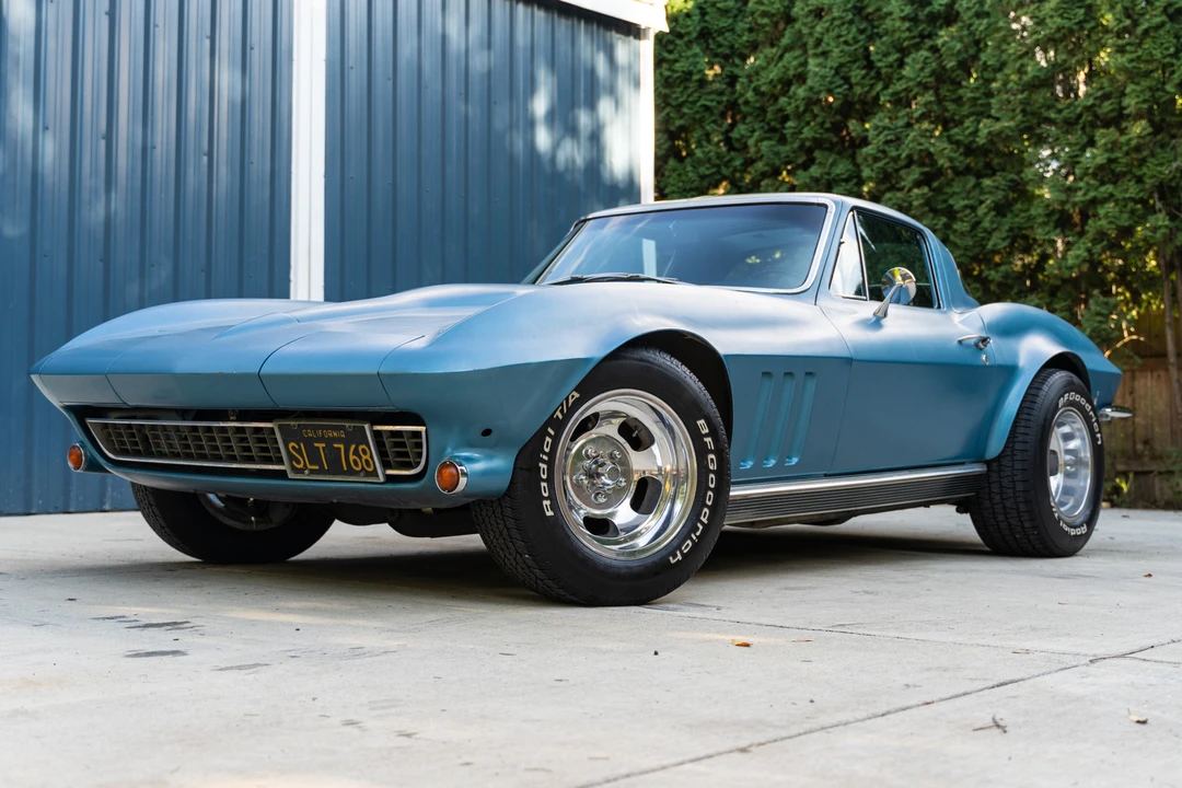 1966 Chevrolet Corvette C2 - Image 2 of 31