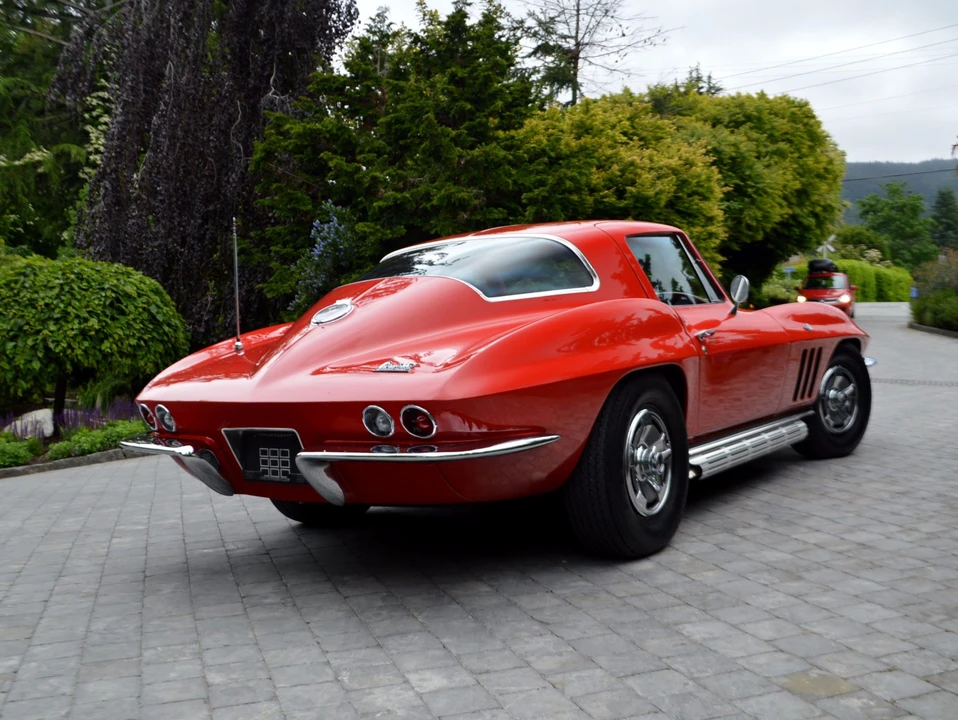 1966 Chevrolet Corvette C2 - Image 13 of 31