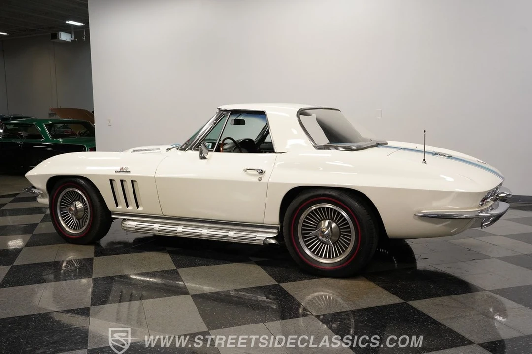 1966 Chevrolet Corvette C2 - Image 9 of 12