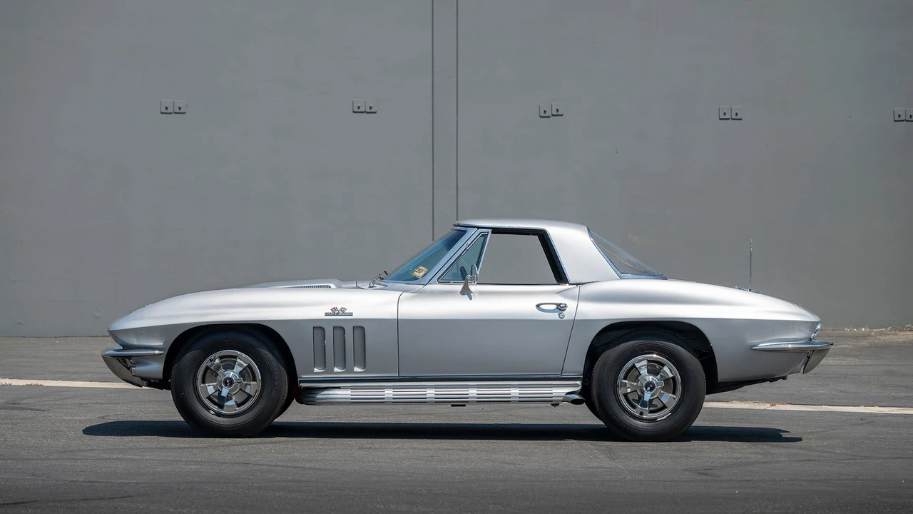 1966 Chevrolet Corvette C2 427 - Image 11 of 31