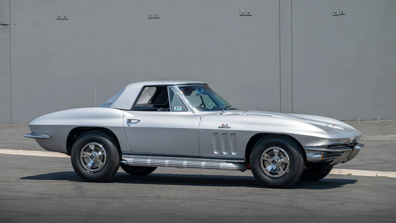 1966 Chevrolet Corvette C2 427 - Image 15 of 31