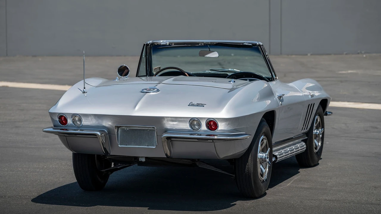 1966 Chevrolet Corvette C2 427 - Image 13 of 31