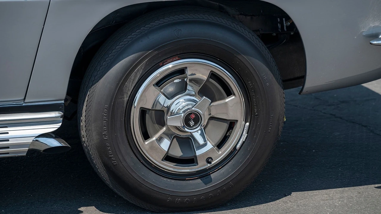 1966 Chevrolet Corvette C2 427 - Image 19 of 31