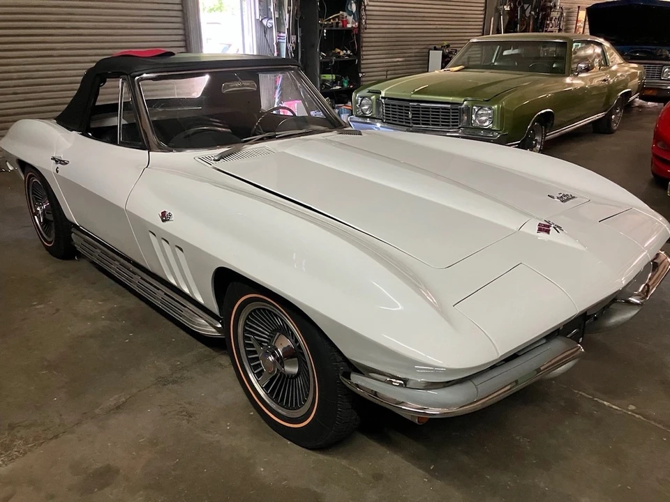1966 Chevrolet Corvette - Image 9 of 18