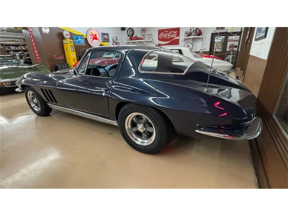 1966 Chevrolet Corvette C2 - Image 22 of 23