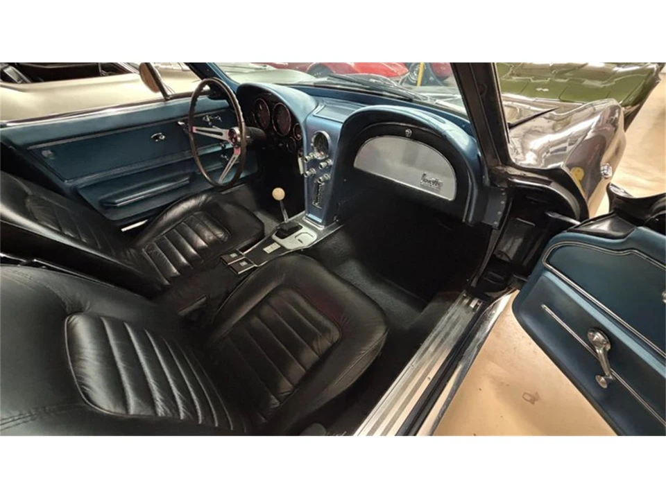 1966 Chevrolet Corvette C2 - Image 17 of 23