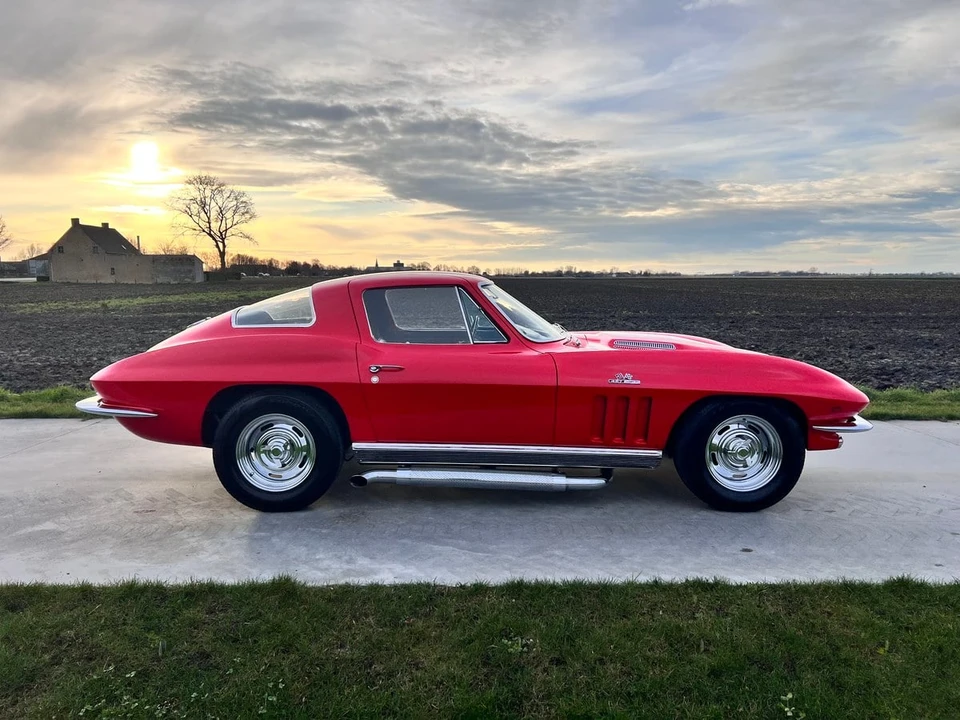 1966 Chevrolet Corvette C2 - Image 7 of 30