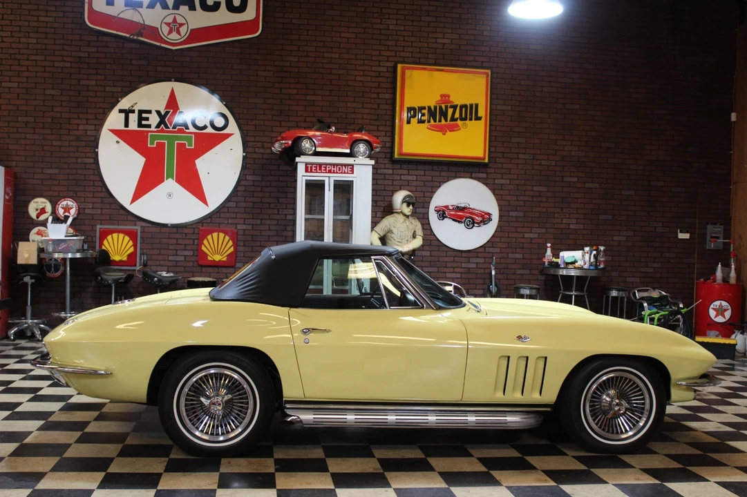 1966 Chevrolet Corvette C2 - Image 14 of 30
