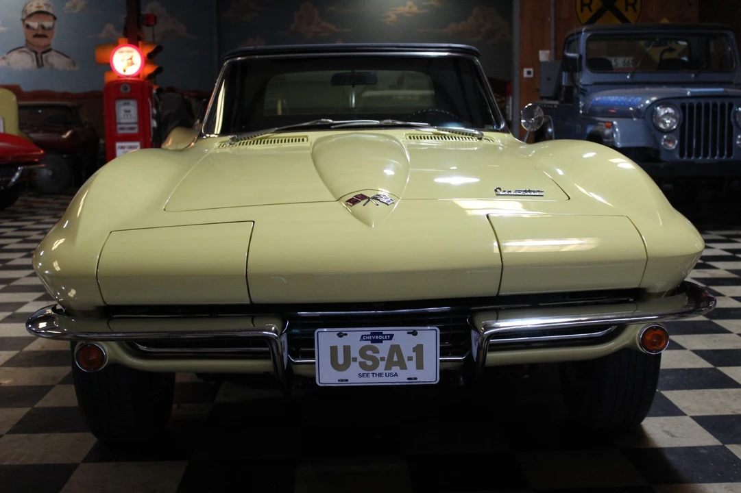 1966 Chevrolet Corvette C2 - Image 9 of 30
