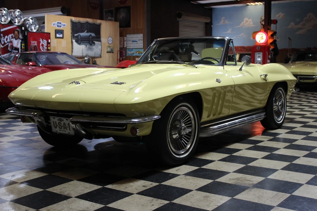 1966 Chevrolet Corvette C2 - Image 3 of 30
