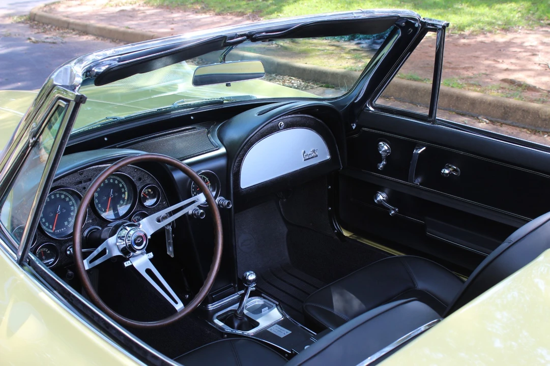 1966 Chevrolet Corvette C2 - Image 18 of 30