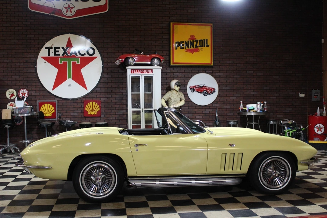1966 Chevrolet Corvette C2 - Image 7 of 30