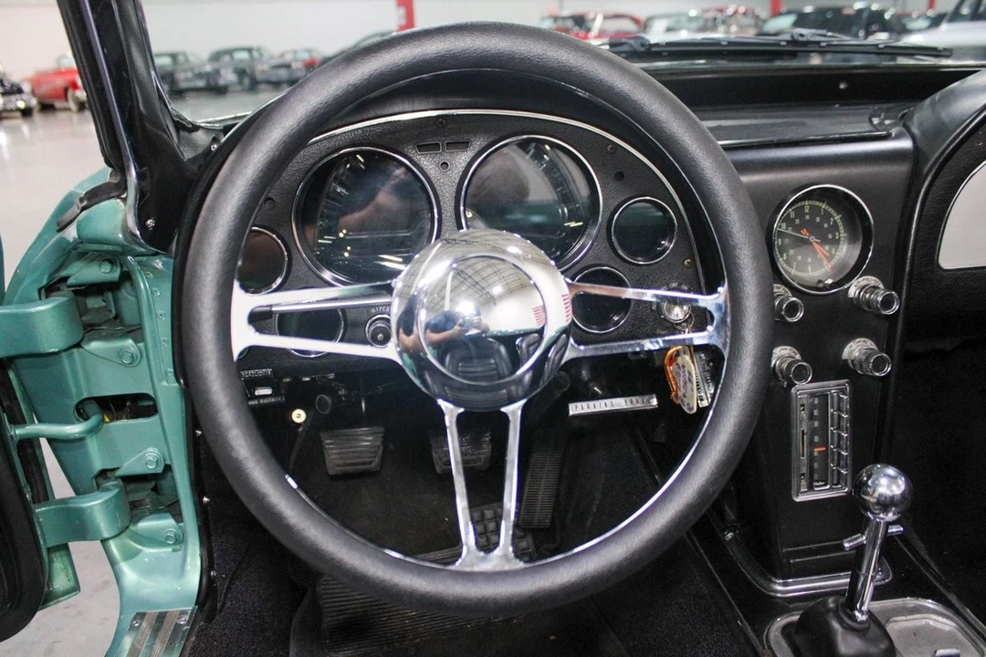 1966 Chevrolet Corvette C2 - Image 10 of 12