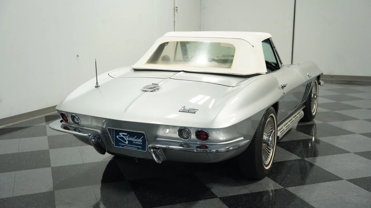 1966 Chevrolet Corvette C2 - Image 11 of 12