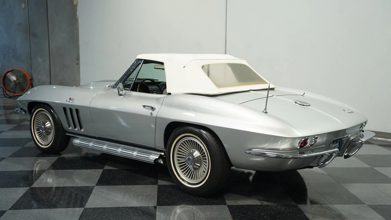 1966 Chevrolet Corvette C2 - Image 8 of 12