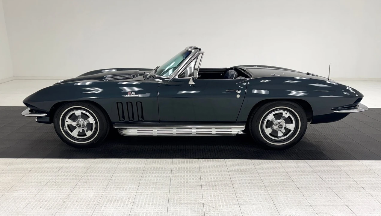 1966 Chevrolet Corvette C2 - Image 6 of 31