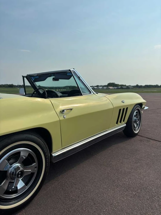 1966 Chevrolet Corvette C2 - Image 10 of 31