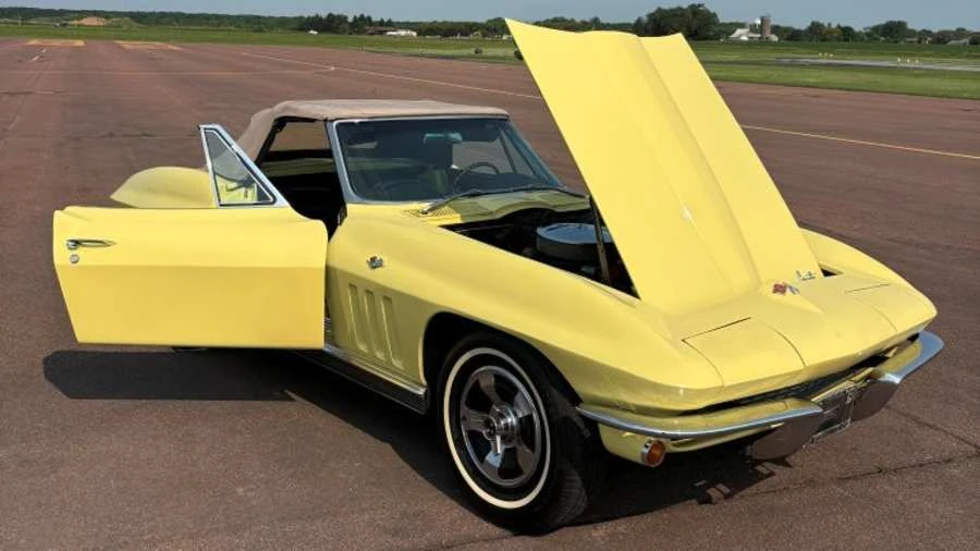 1966 Chevrolet Corvette C2 - Image 18 of 31