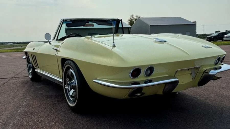 1966 Chevrolet Corvette C2 - Image 24 of 31
