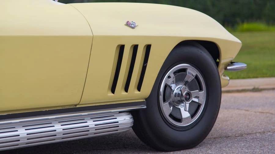 1966 Chevrolet Corvette C2 - Image 11 of 12