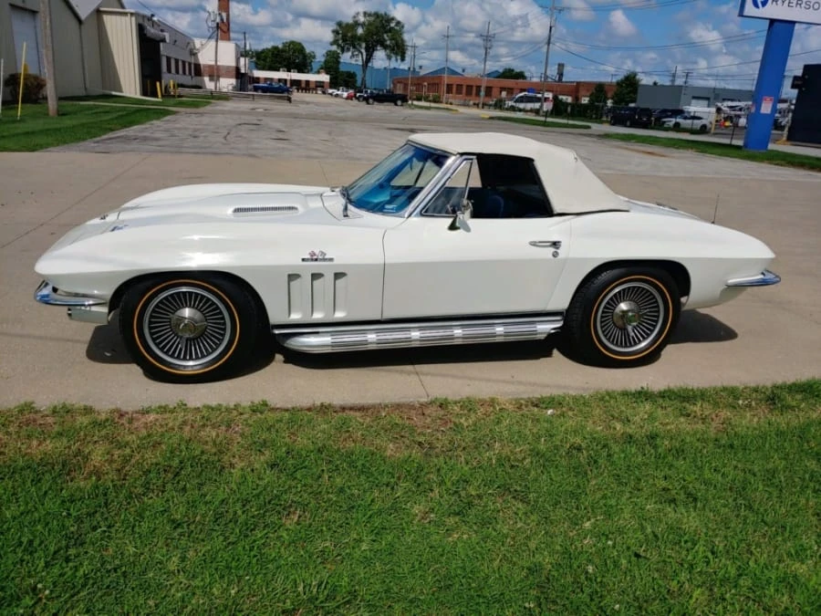 1966 Chevrolet Corvette C2 - Image 13 of 17