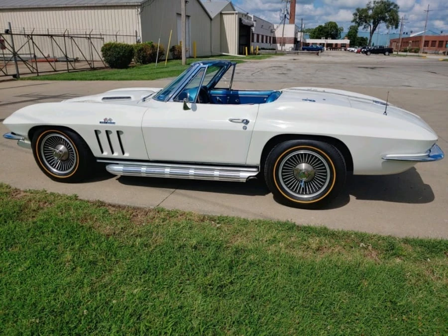 1966 Chevrolet Corvette C2 - Image 14 of 17