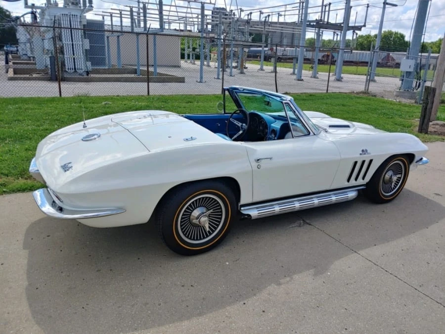 1966 Chevrolet Corvette C2 - Image 16 of 17