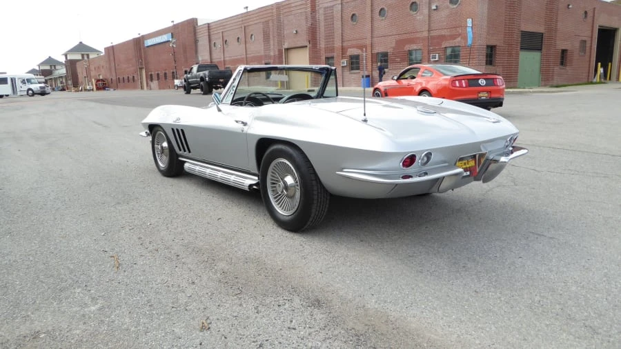 1966 Chevrolet Corvette C2 - Image 10 of 12