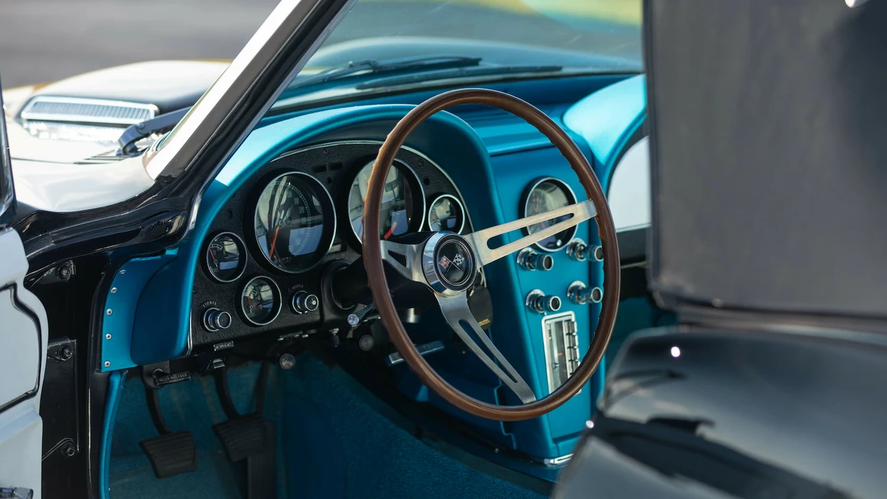 1966 Chevrolet Corvette C2 - Image 19 of 27