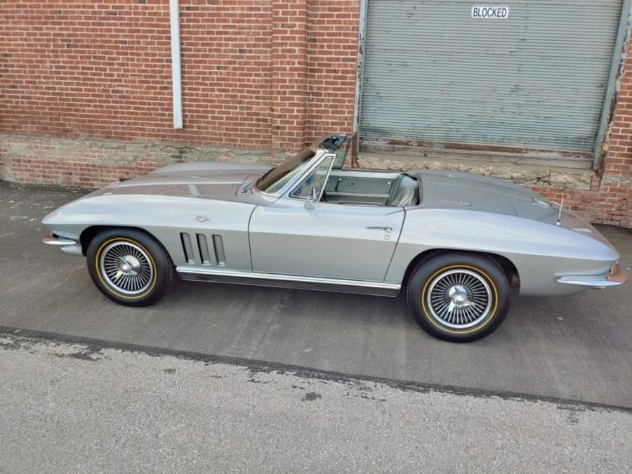 1966 Chevrolet Corvette C2 - Image 2 of 17