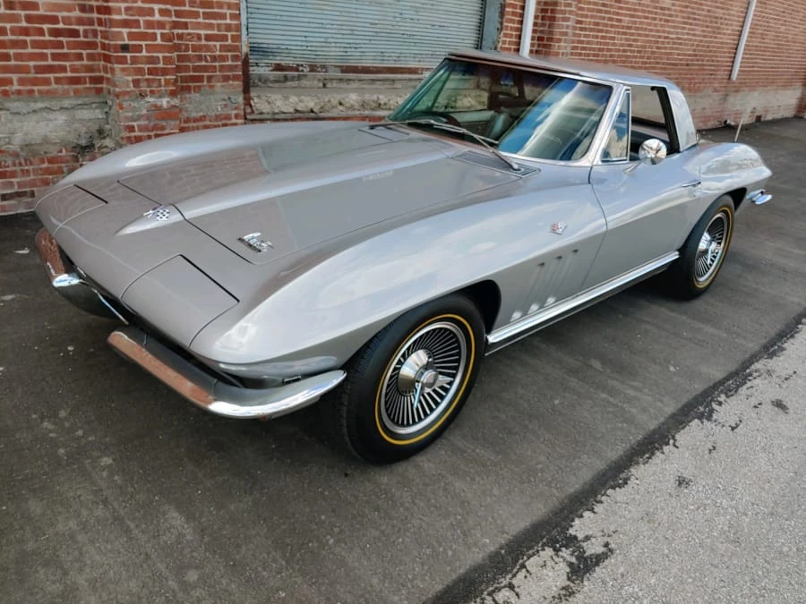 1966 Chevrolet Corvette C2 - Image 11 of 17