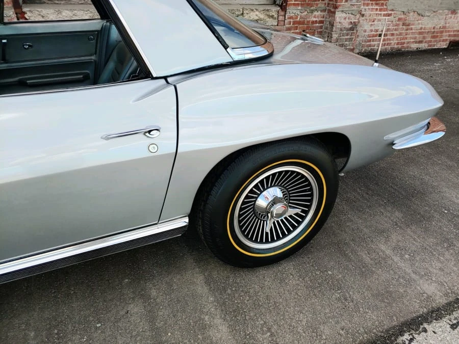 1966 Chevrolet Corvette C2 - Image 13 of 17