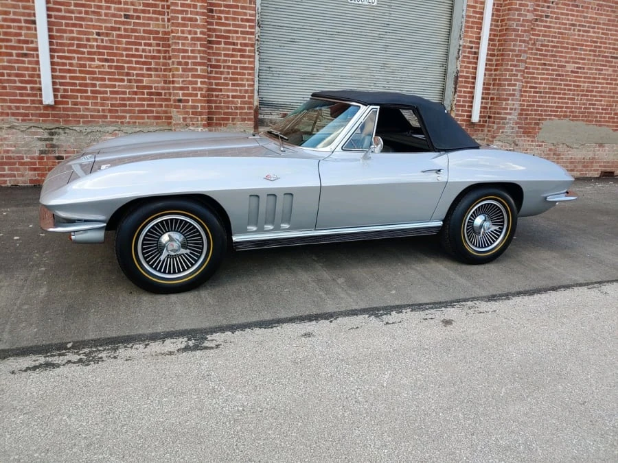 1966 Chevrolet Corvette C2 - Image 15 of 17