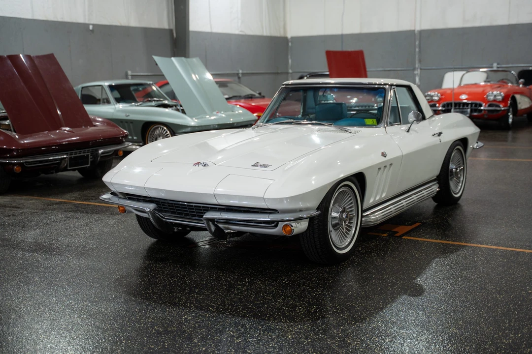 1966 Chevrolet Corvette C2 - Image 9 of 31