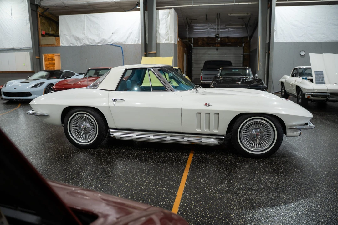 1966 Chevrolet Corvette C2 - Image 13 of 31